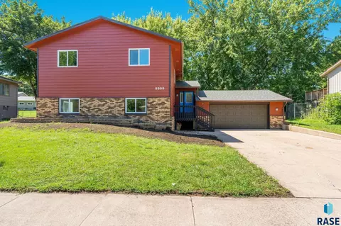 5505 W 45th St, Sioux Falls, SD 57106