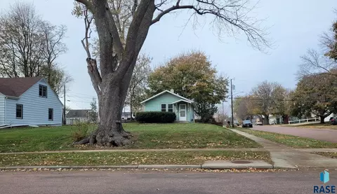 2301 S Center Ave, Sioux Falls, SD 57105