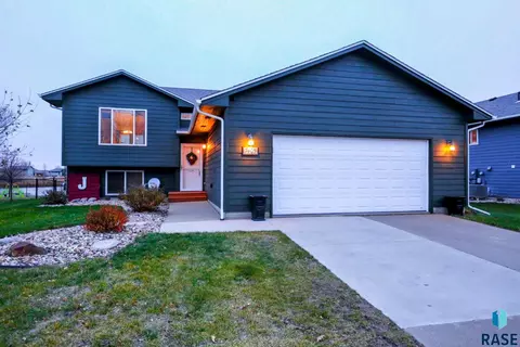 7405 W 66th St, Sioux Falls, SD 57106