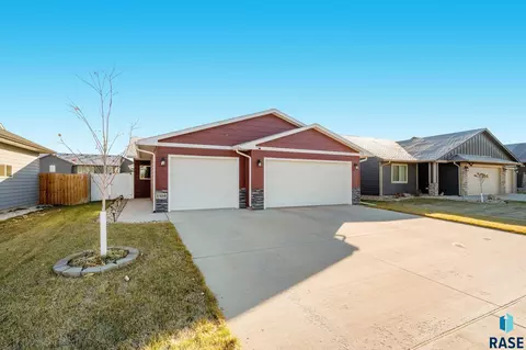 1508 S Gill Ave, Sioux Falls, SD 57106