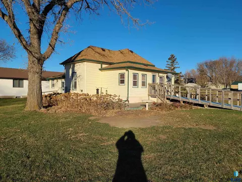 200 W 2nd St, Colton, SD 57018 photo 2