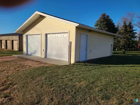 200 W 2nd St, Colton, SD 57018 photo 5