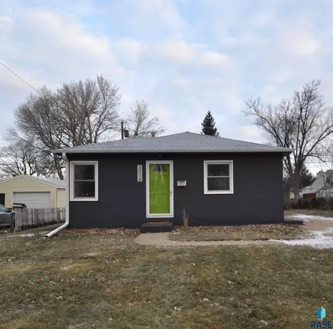 3016 E 19th St, Sioux Falls, SD 57103