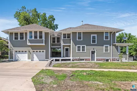 1019 S 3rd Ave, Sioux Falls, SD 57105