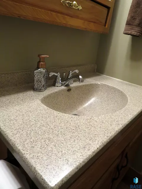 108 W Marialane Dr, Brandon, SD 57005 photo 9