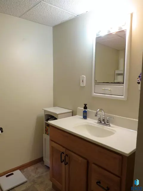 108 W Marialane Dr, Brandon, SD 57005 photo 17