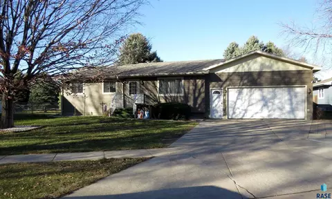 108 W Marialane Dr, Brandon, SD 57005 photo 1