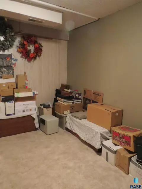108 W Marialane Dr, Brandon, SD 57005 photo 16