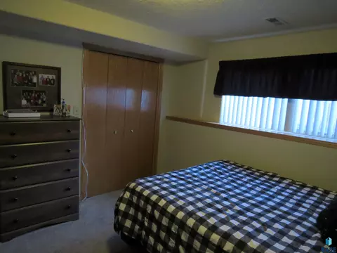 909 E Pine St, Brandon, SD 57005 photo 27