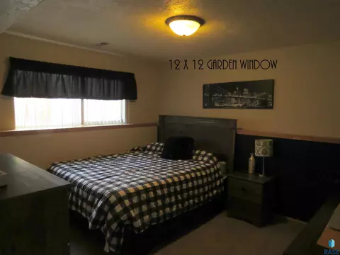 909 E Pine St, Brandon, SD 57005 photo 28