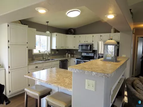 909 E Pine St, Brandon, SD 57005 photo 11