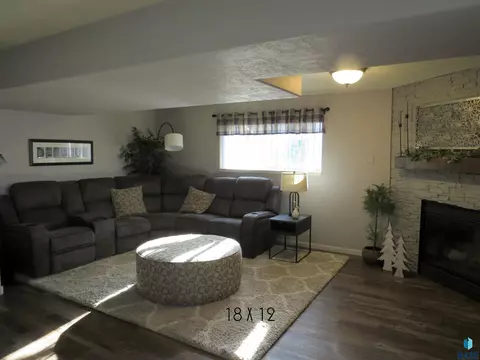 909 E Pine St, Brandon, SD 57005 photo 23