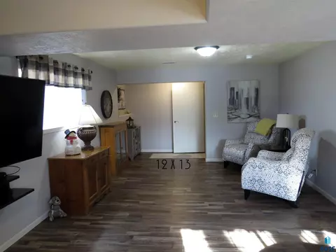 909 E Pine St, Brandon, SD 57005 photo 20