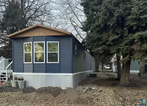 4902 W Epsilon Pl, Sioux Falls, SD 57106