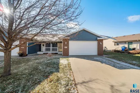 6615 W 56th St, Sioux Falls, SD 57106