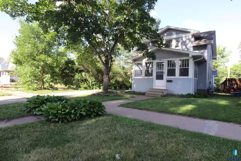 704 S Dakota Ave, Sioux Falls, SD 57104