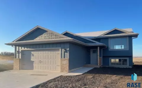 2717 S Lana Dr, Sioux Falls, SD 57106