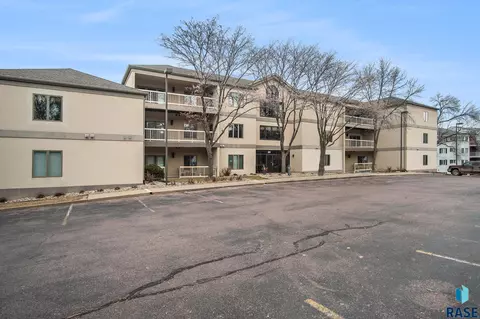 1210 W 57th St #206, Sioux Falls, SD 57106