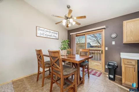 5609 S John Ave, Sioux Falls, SD 57106 photo 5