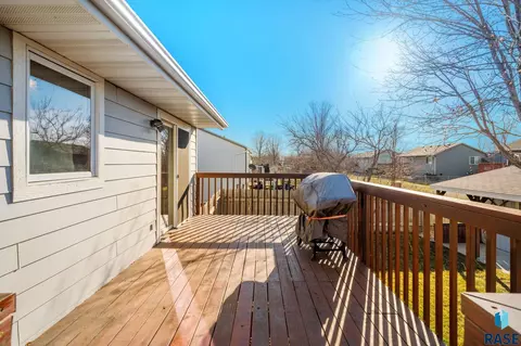 5609 S John Ave, Sioux Falls, SD 57106 photo 17