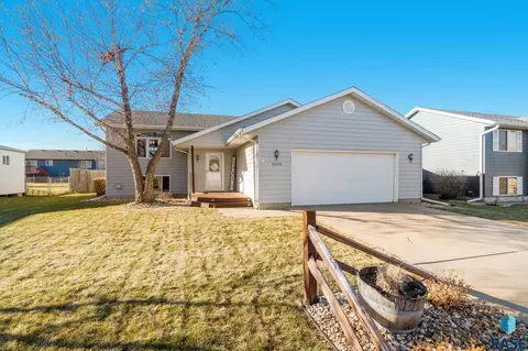 5609 S John Ave, Sioux Falls, SD 57106