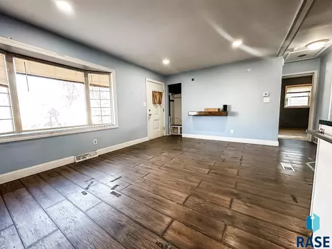 1809 E Austin St, Sioux Falls, SD 57103 photo 2