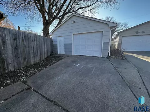 1809 E Austin St, Sioux Falls, SD 57103 photo 13