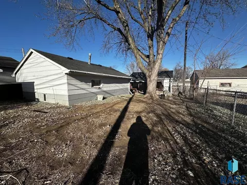 1809 E Austin St, Sioux Falls, SD 57103 photo 14