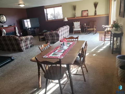909 Pepper Ridge Rd, Dell Rapids, SD 57022 photo 12