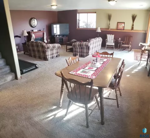 909 Pepper Ridge Rd, Dell Rapids, SD 57022 photo 10