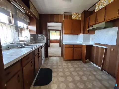 610 E 3rd St, Miller, SD 57362 photo 8