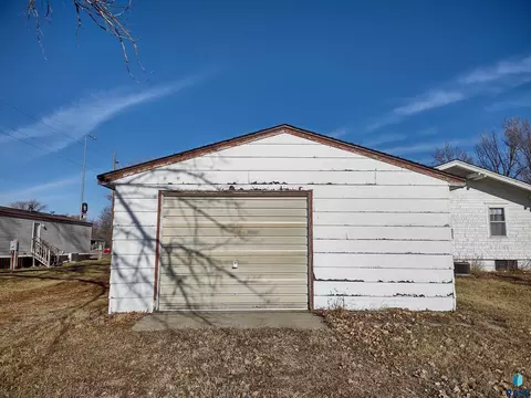 610 E 3rd St, Miller, SD 57362 photo 15