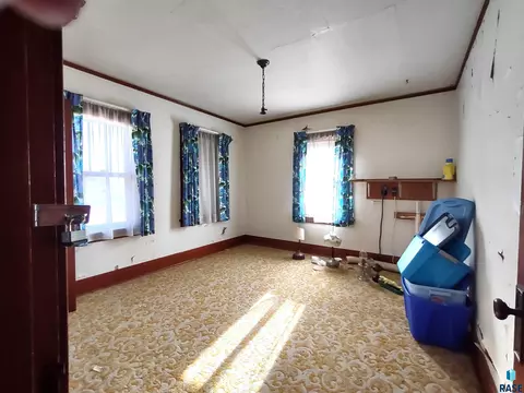 610 E 3rd St, Miller, SD 57362 photo 5