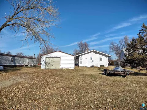 610 E 3rd St, Miller, SD 57362 photo 14