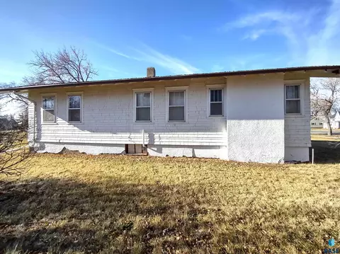 610 E 3rd St, Miller, SD 57362 photo 9