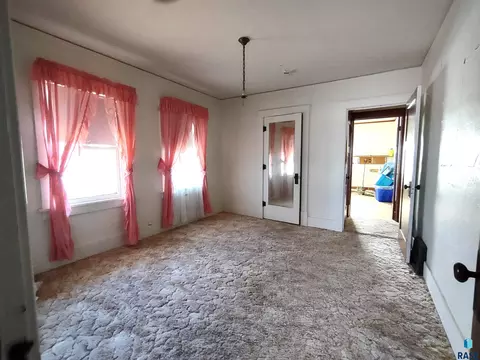 610 E 3rd St, Miller, SD 57362 photo 4