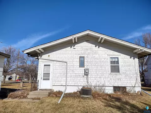 610 E 3rd St, Miller, SD 57362 photo 12