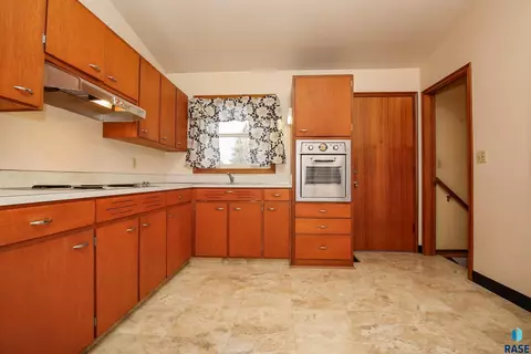 2905 E Prospect St, Sioux Falls, SD 57103 photo 9