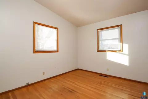 2905 E Prospect St, Sioux Falls, SD 57103 photo 12