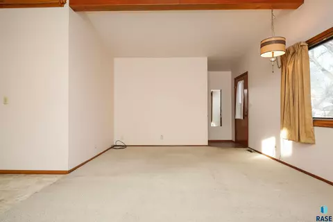2905 E Prospect St, Sioux Falls, SD 57103 photo 2