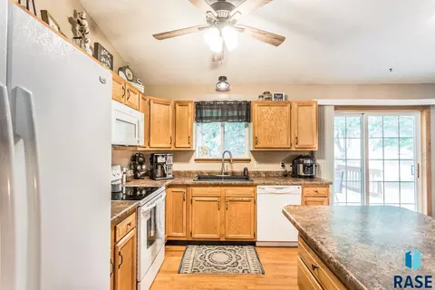 202 Douglas Blvd, Baltic, SD 57003 photo 13