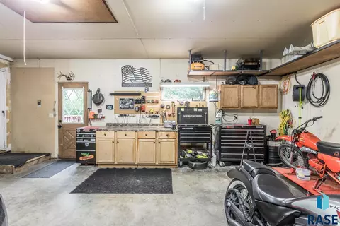 202 Douglas Blvd, Baltic, SD 57003 photo 23