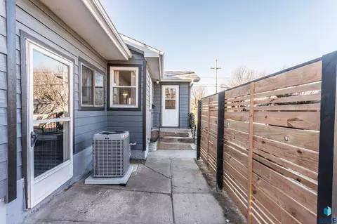 1711 E 11th St, Sioux Falls, SD 57103 photo 3