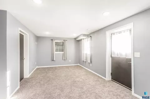 1711 E 11th St, Sioux Falls, SD 57103 photo 13