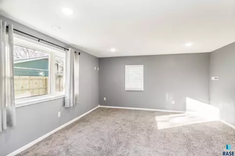 1711 E 11th St, Sioux Falls, SD 57103 photo 14