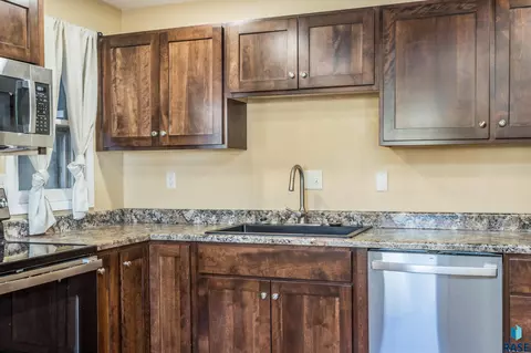 1711 E 11th St, Sioux Falls, SD 57103 photo 6