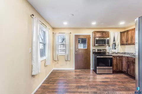 1711 E 11th St, Sioux Falls, SD 57103 photo 7