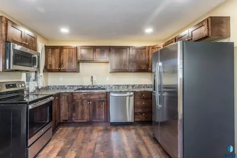 1711 E 11th St, Sioux Falls, SD 57103 photo 5
