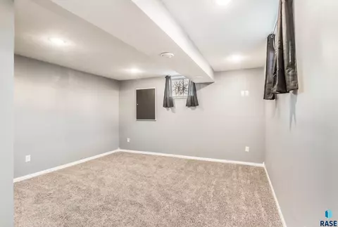 1711 E 11th St, Sioux Falls, SD 57103 photo 17