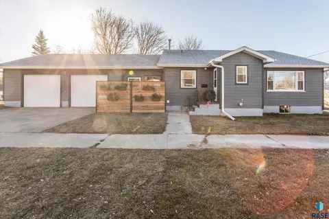 1711 E 11th St, Sioux Falls, SD 57103 photo 1